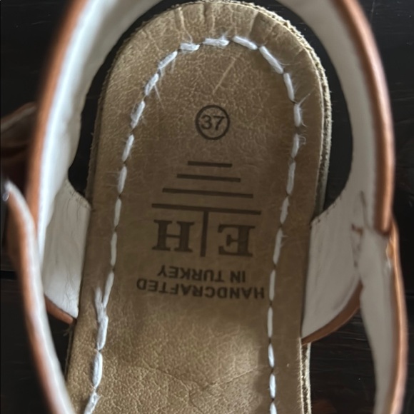 Grounding & Earthing Barefoot Ankle Strap
Sandals for Women - Picture 4 of 12